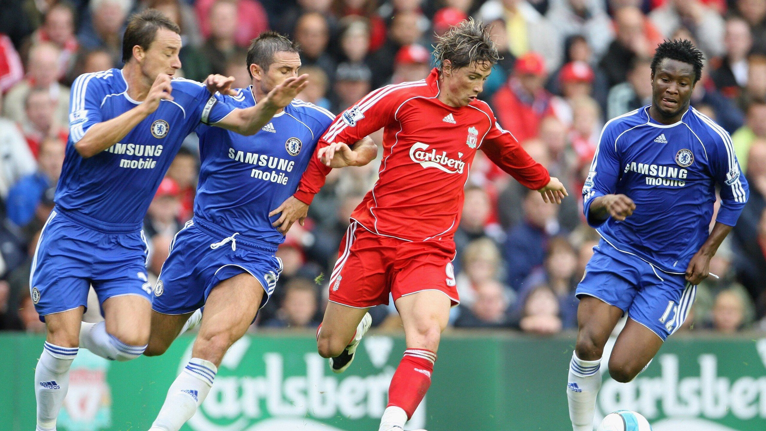 _户外足球场：绿色空间中的运动新体验_，室外足球场标准尺寸